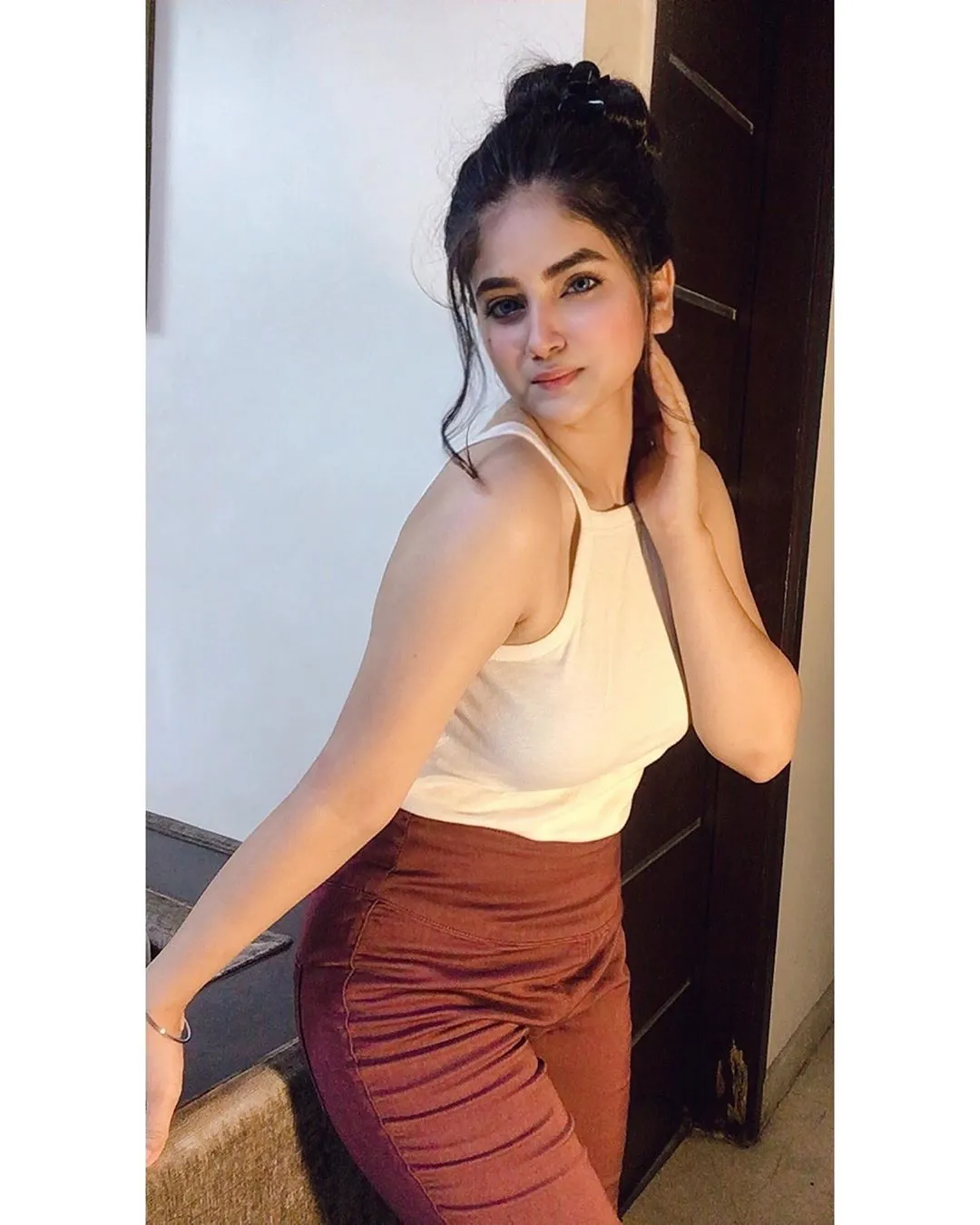 Aanya - Host in Juhu